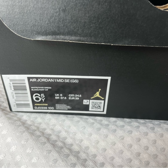 Jordan 1 Mid Vivid Green - Picture 8 of 11